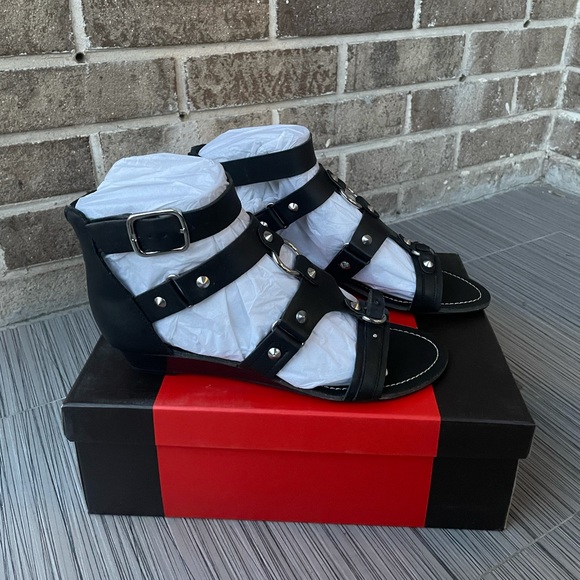 G by Guess's Black Payge 2 Black Sandals - Picture 4 of 9